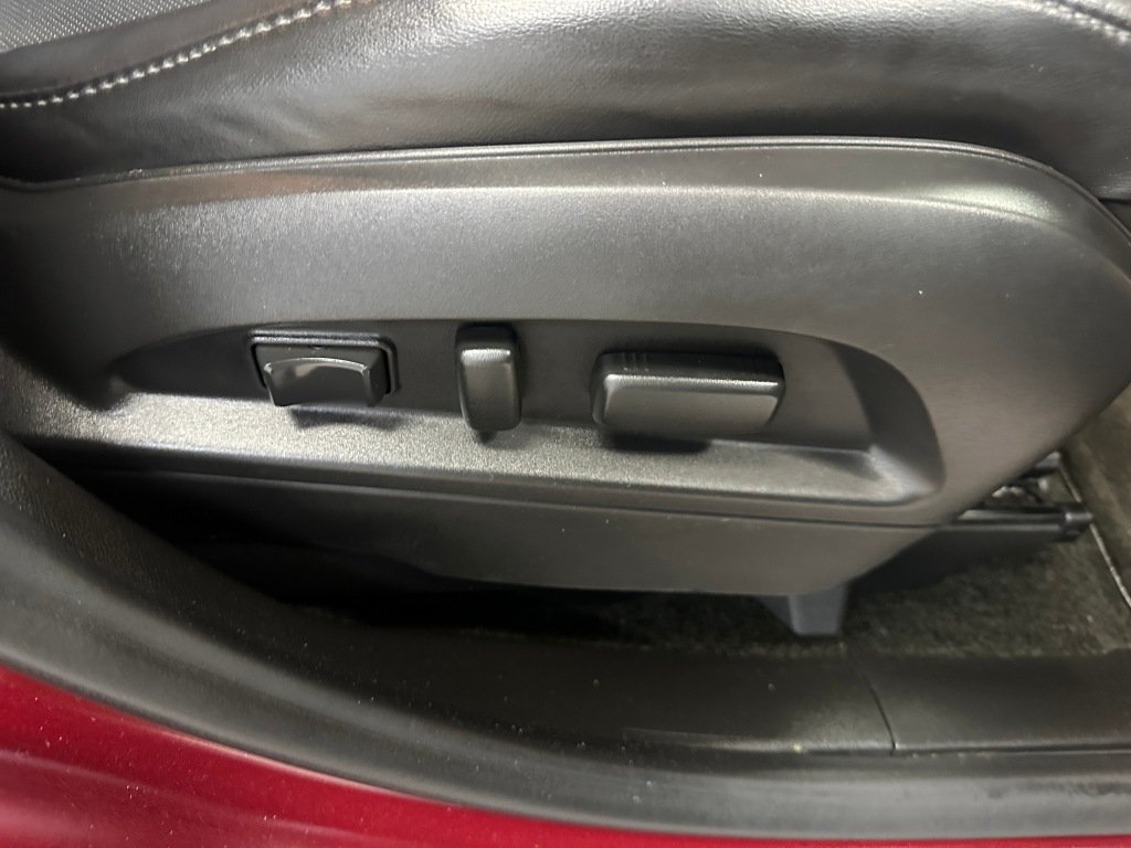 Used 2017 Siren Red Tintcoat Chevrolet Premier image 33