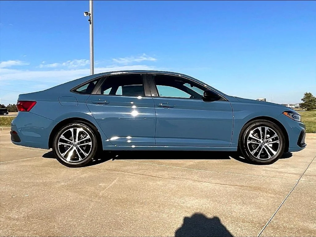 New 2027 Blue Volkswagen 1.5T Sport image 2
