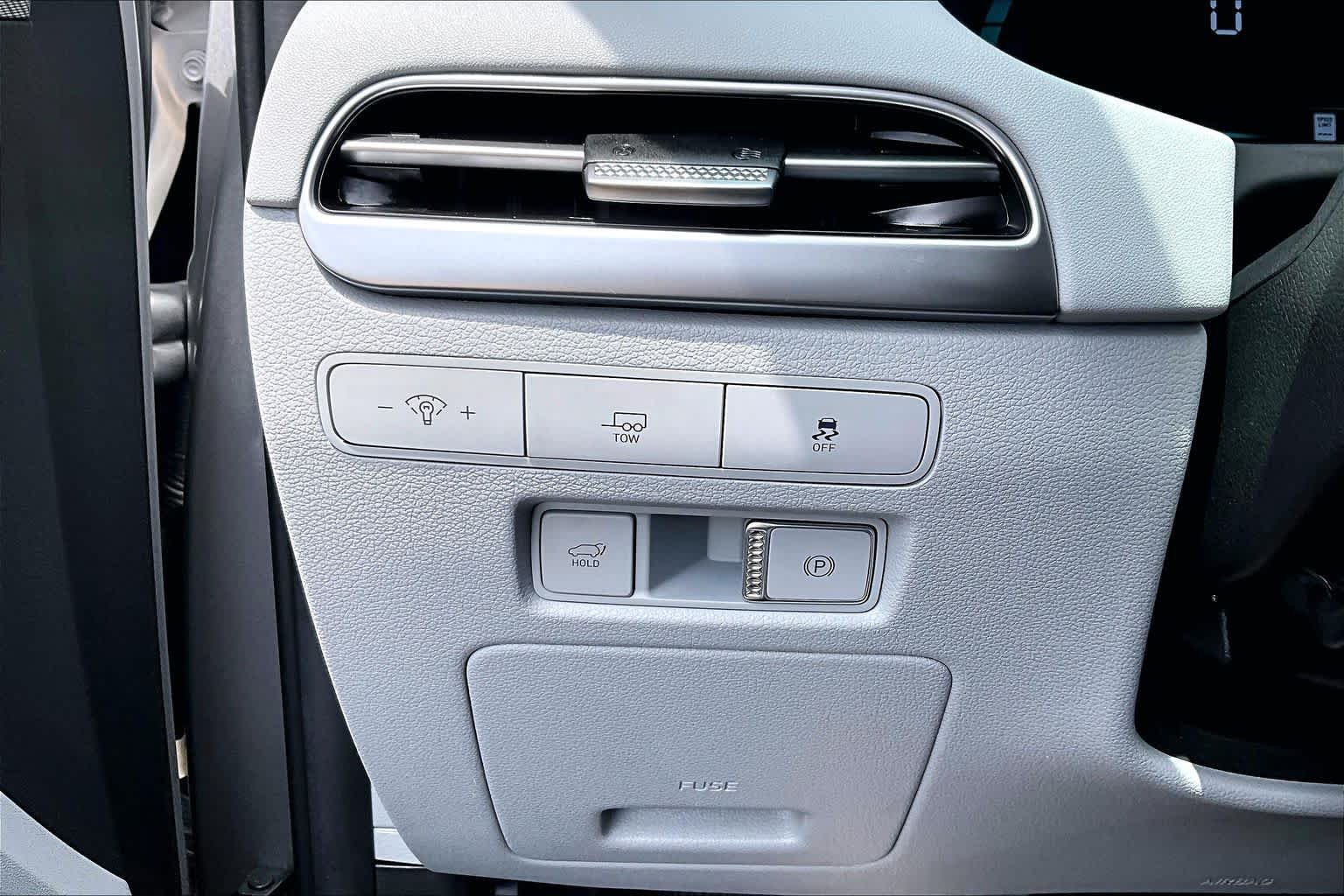 Used 2025 Typhoon Silver Hyundai SEL image 36