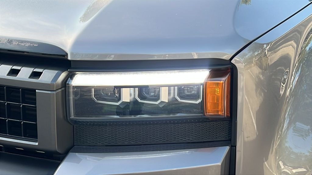 Used 2025  Toyota Base image 25