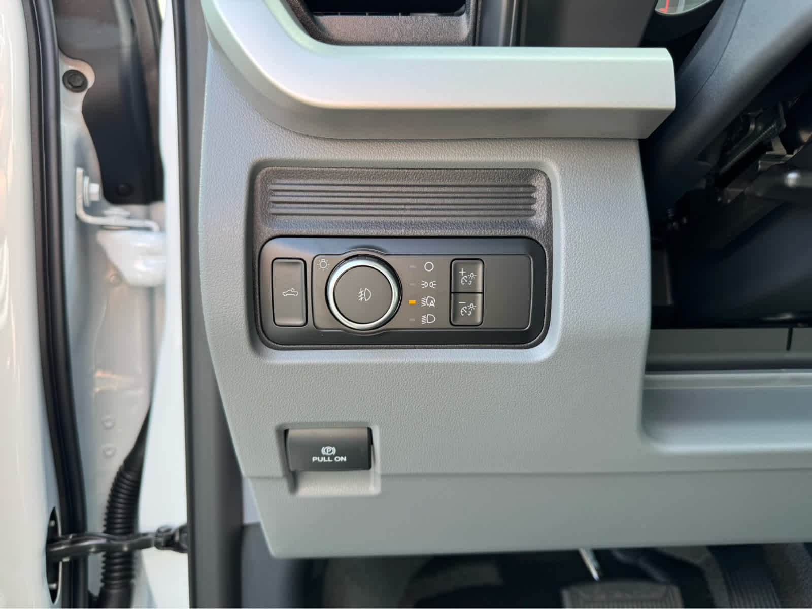 New 2026 Oxford White Ford XL image 13