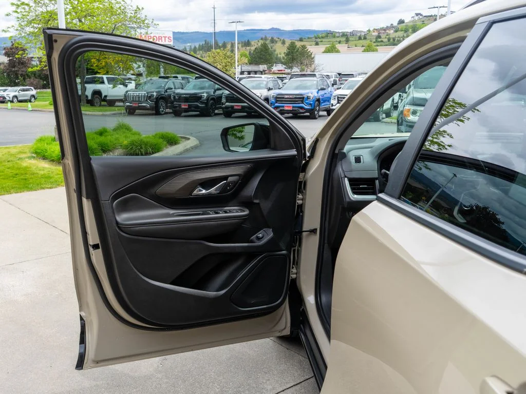 Used 2023 Beige GMC SLE image 15