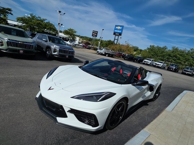 Used 2024 Arctic White Chevrolet 3LT image 6