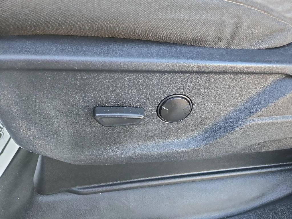 Used 2022 Silver Metallic Ford XLT image 23
