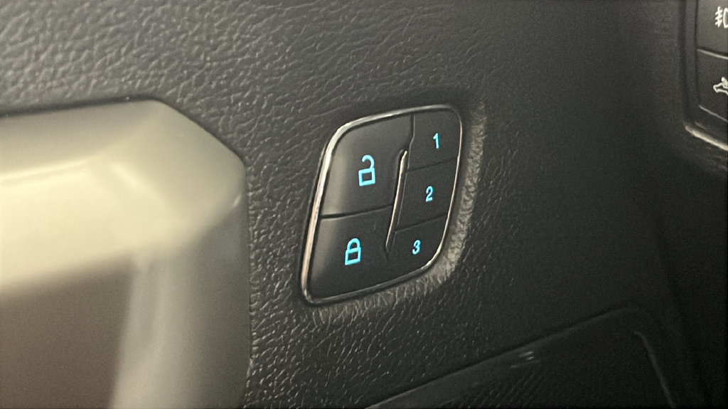 2017 Ford F-150 Lariat - Photo 31