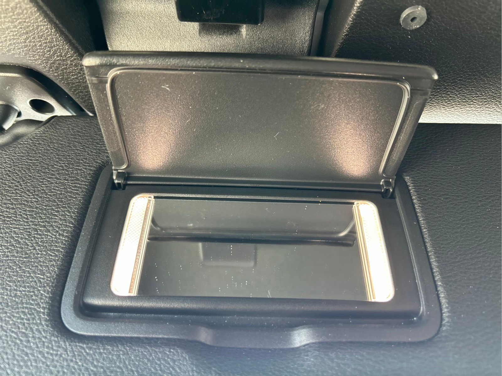 Used 2025 White Jeep Rubicon image 34
