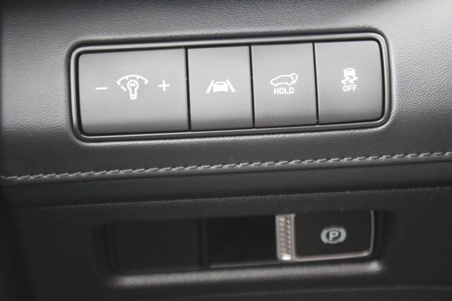 Used 2022 Silver Hyundai SEL image 17