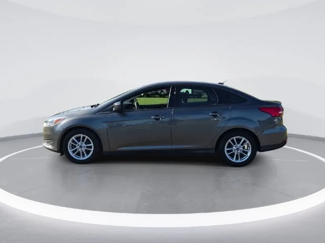 Used 2018 Gray Ford SE image 5