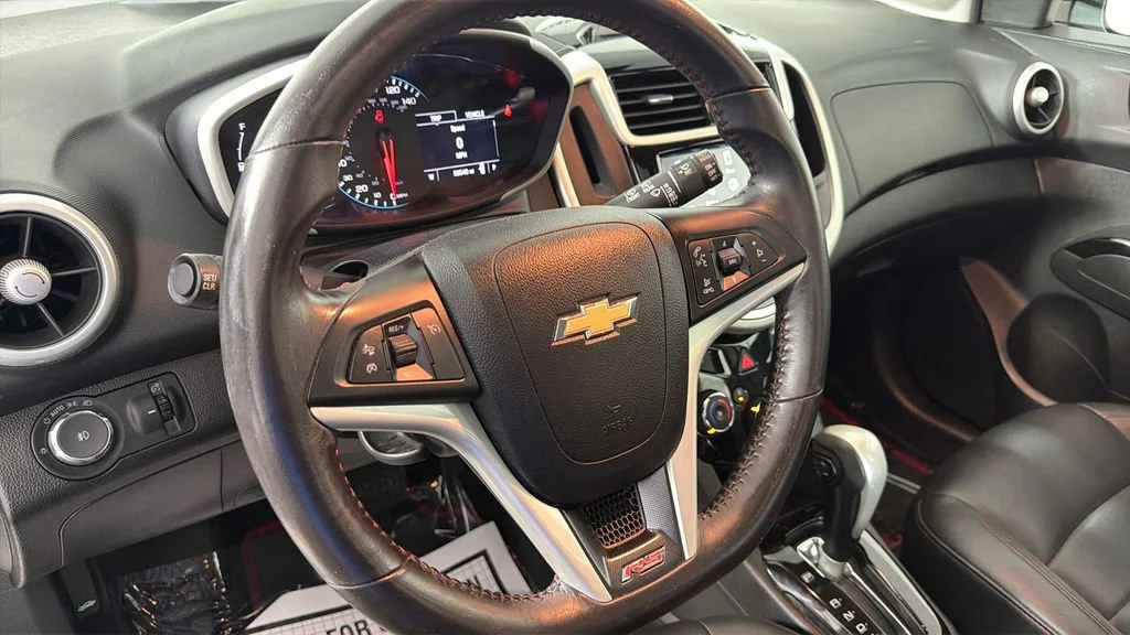 Used 2017 SUMMIT WHITE Chevrolet Premier image 21