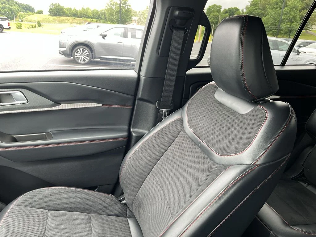 Used 2025 Gray Ford ST image 24