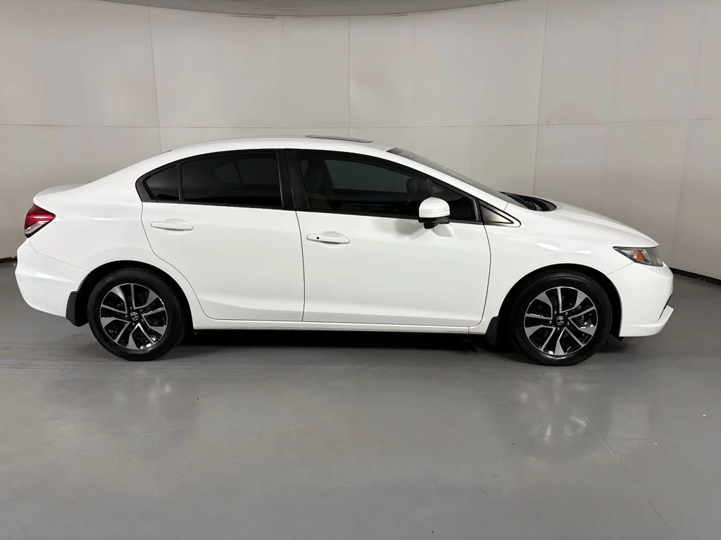 Used 2015  Honda EX image 9