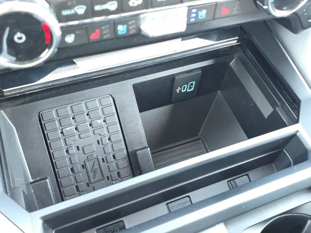 Used 2024 Gray Ford Platinum image 37
