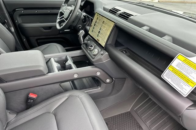 New 2026 Santorini Black Land Rover S image 14
