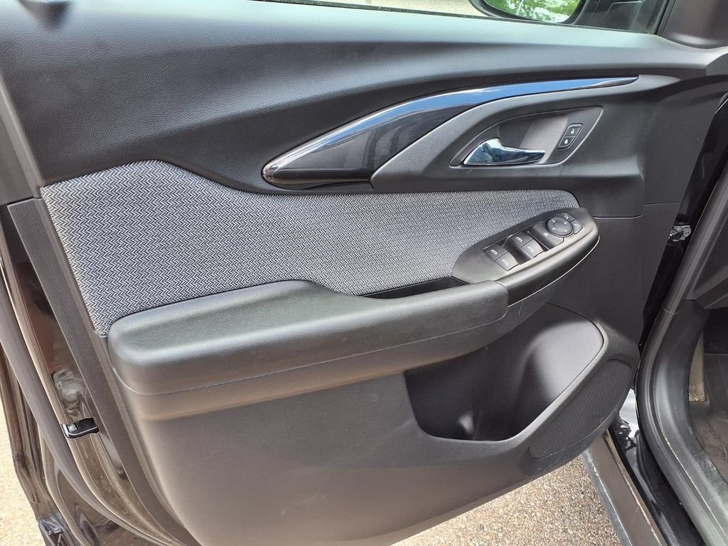 Used 2021 MOSAIC BLACK METALLIC Chevrolet LT image 19
