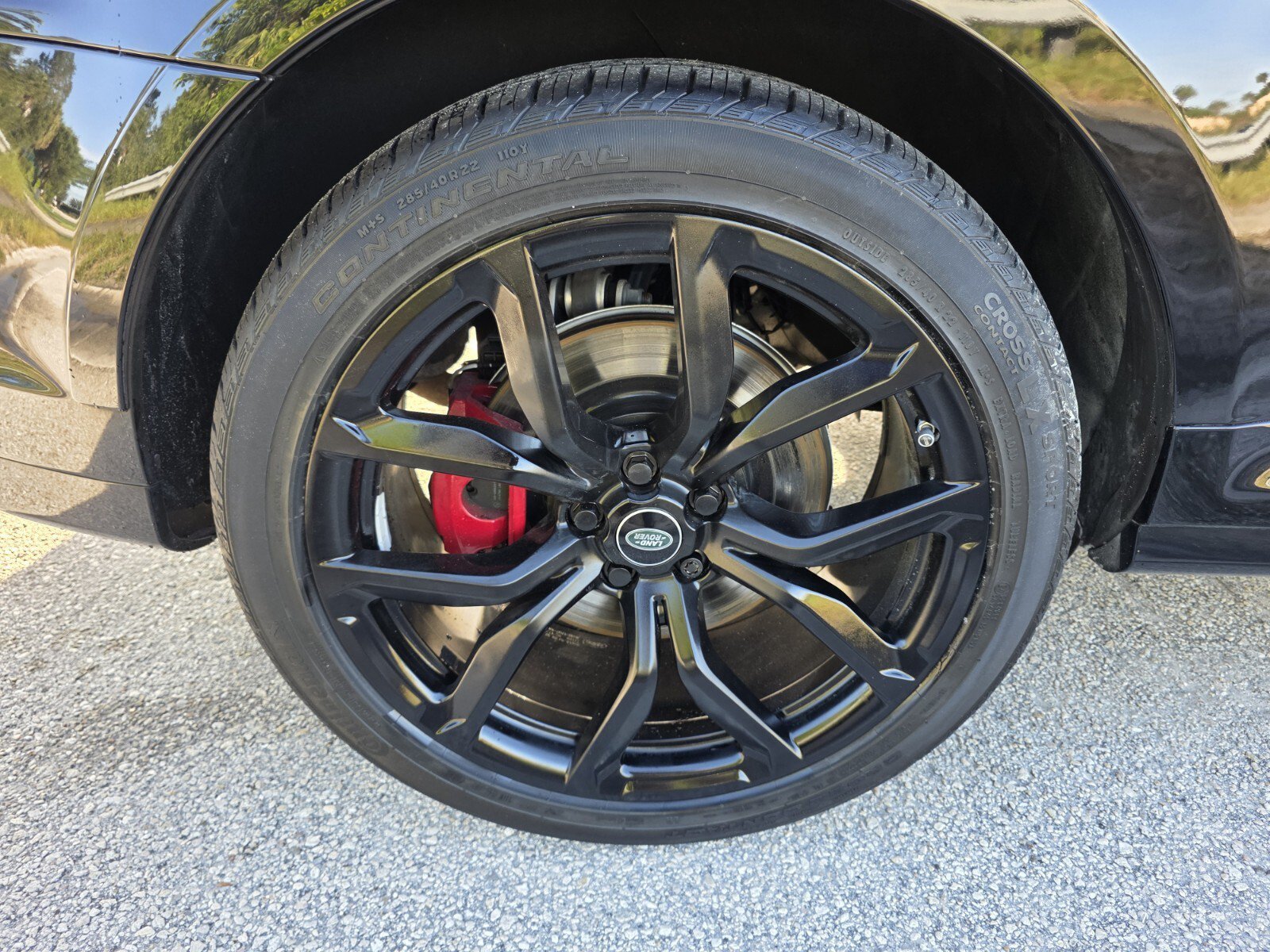 Used 2021 Santorini Black Metallic Land Rover SVR image 9