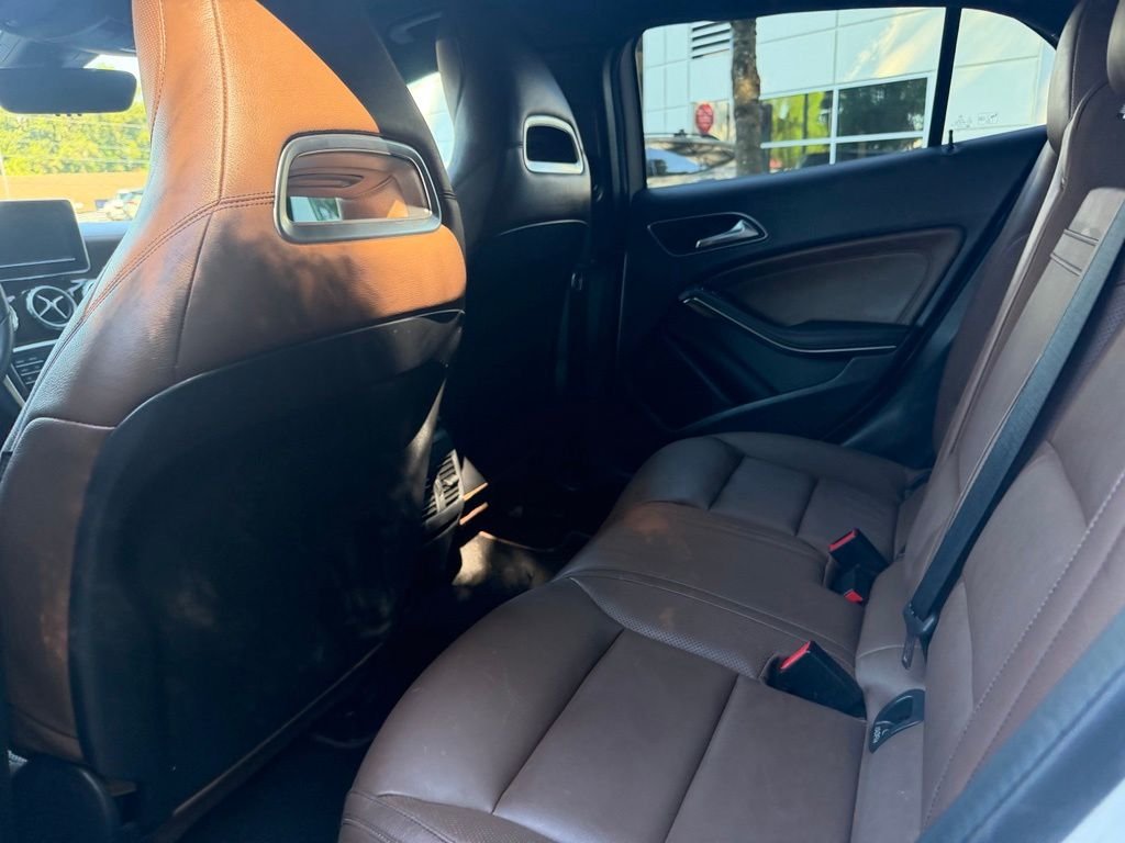 Used 2017  Mercedes-Benz GLA 250 image 16