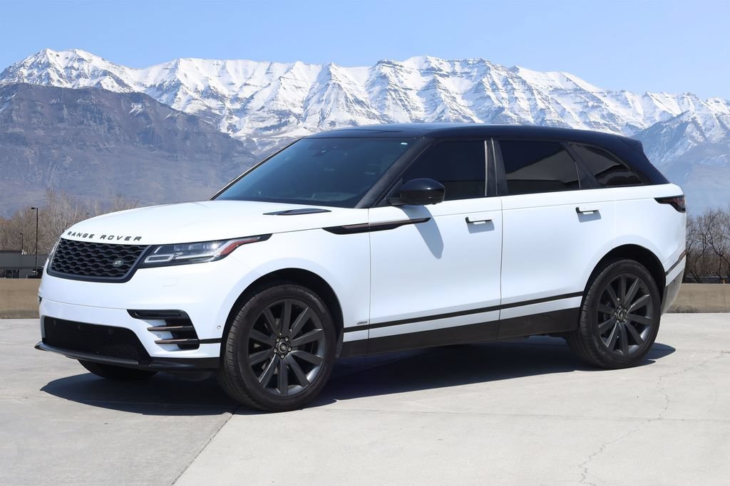 Used 2018 White Land Rover R-Dynamic SE image 2