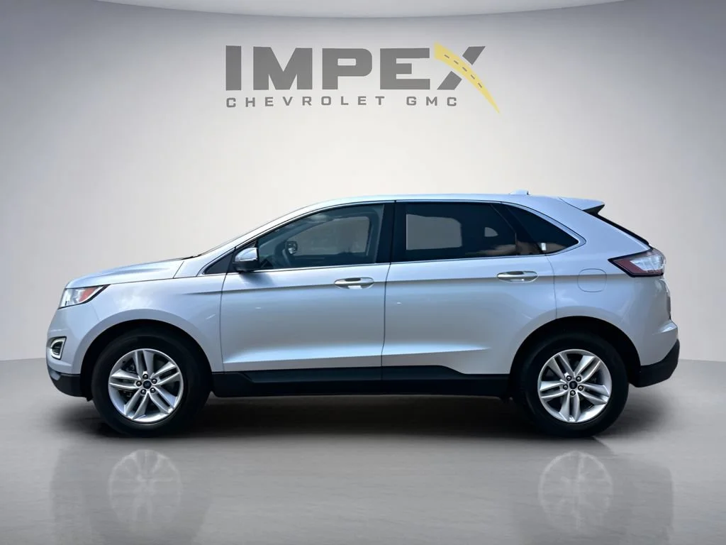 Used 2018  Ford SEL image 2
