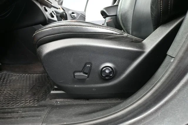 Used 2016 Gray Jeep Latitude image 21