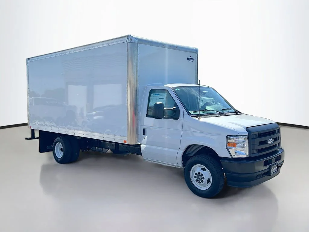 2026 Ford F-600 XLT 4x4 Regular Cab 193-In DRW's photo