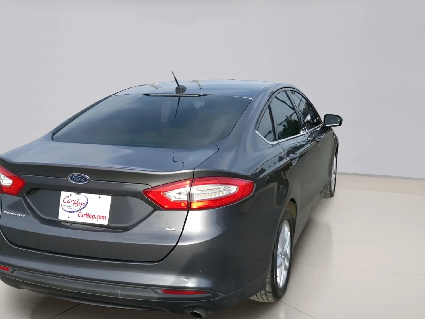 Used 2015 Gray Ford SE image 2