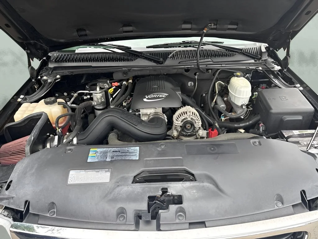 Used 2005 Onyx Black GMC SLT image 30