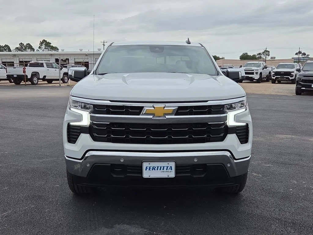 New 2026 Summit White Chevrolet LT image 21