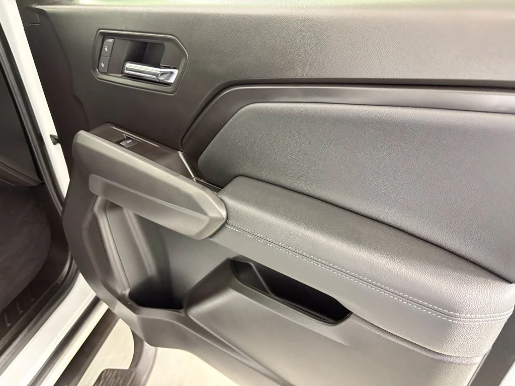 Used 2024 Summit White Chevrolet LT image 40