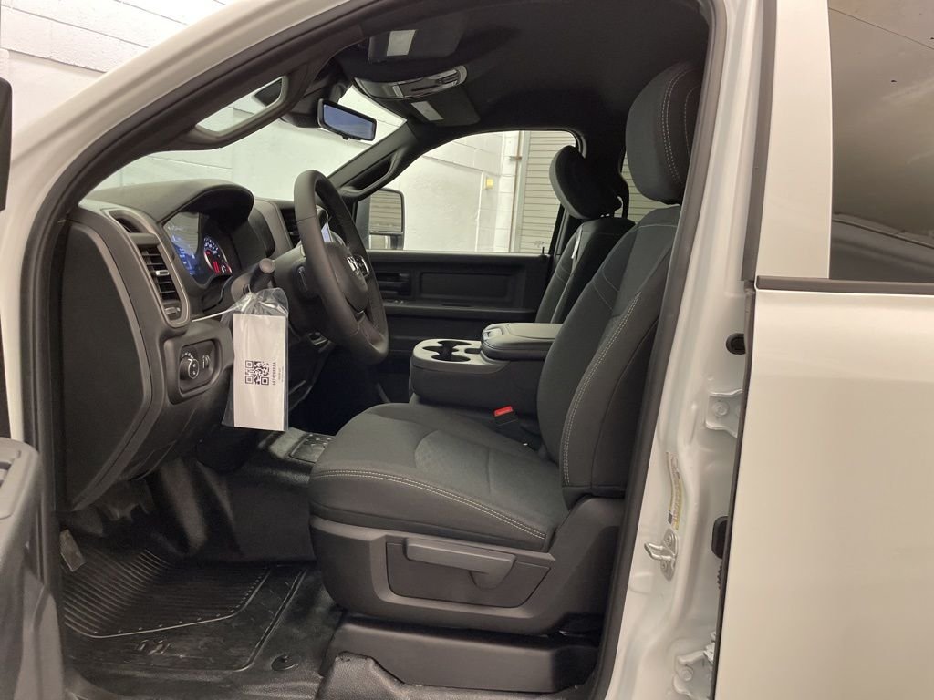 New 2026 Bright White Clear-Coat Exterior Paint RAM Tradesman image 16