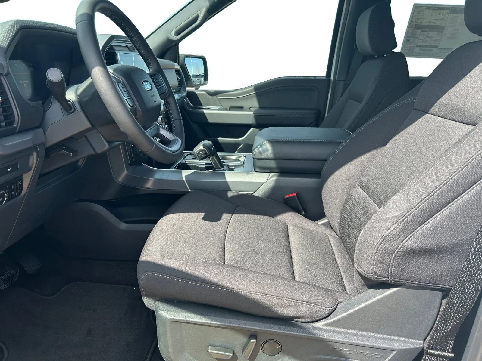New 2026 Oxford White Ford XLT image 14