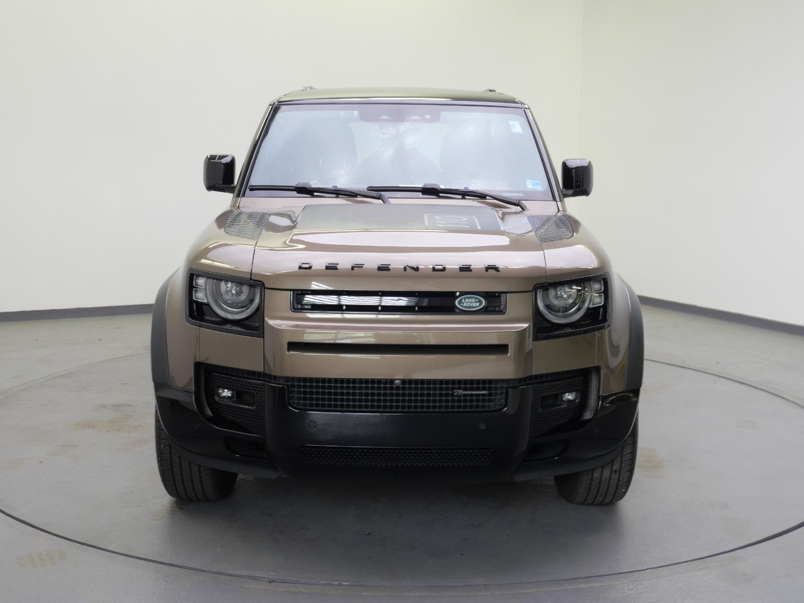 Used 2022 Gondwana Stone Metallic Land Rover X-Dynamic HSE image 1