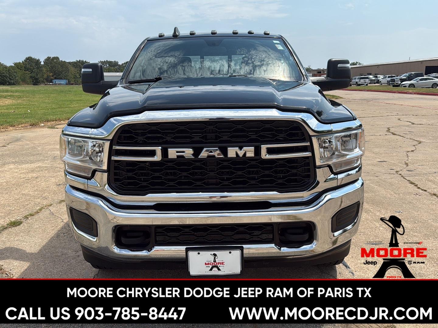 Used 2023 Diamond Black Crystal Pearlcoat Ram Tradesman image 2