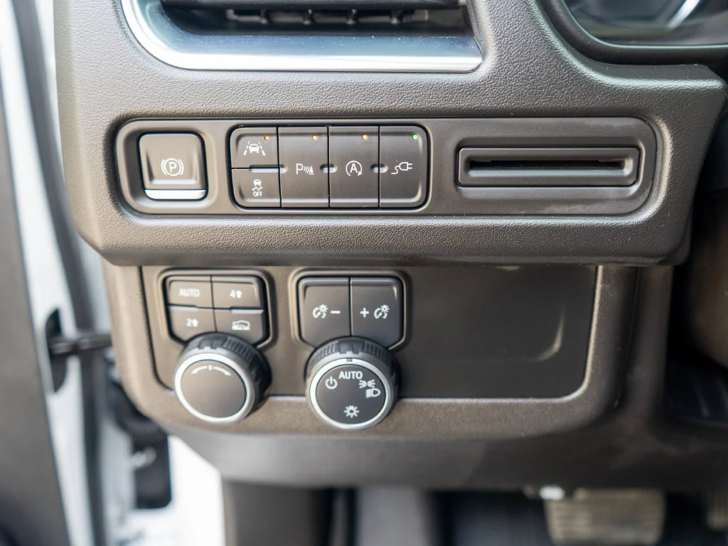 Used 2021 White Chevrolet RST image 23