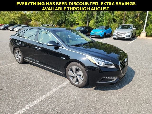 Used 2017 Black Hyundai Limited image 1