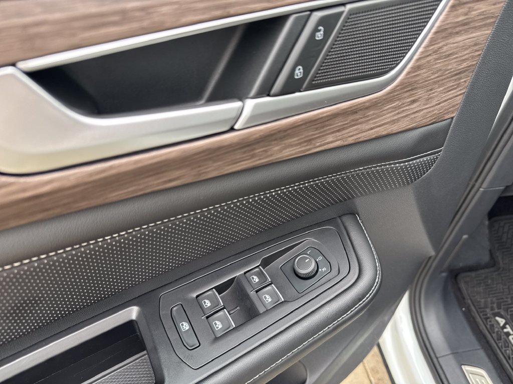 2024 Volkswagen Atlas SEL - Photo 17