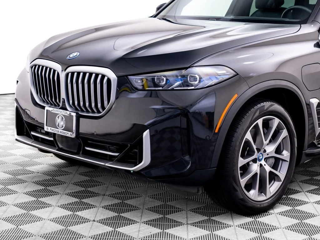 Used 2024 Black BMW xDrive50e image 38
