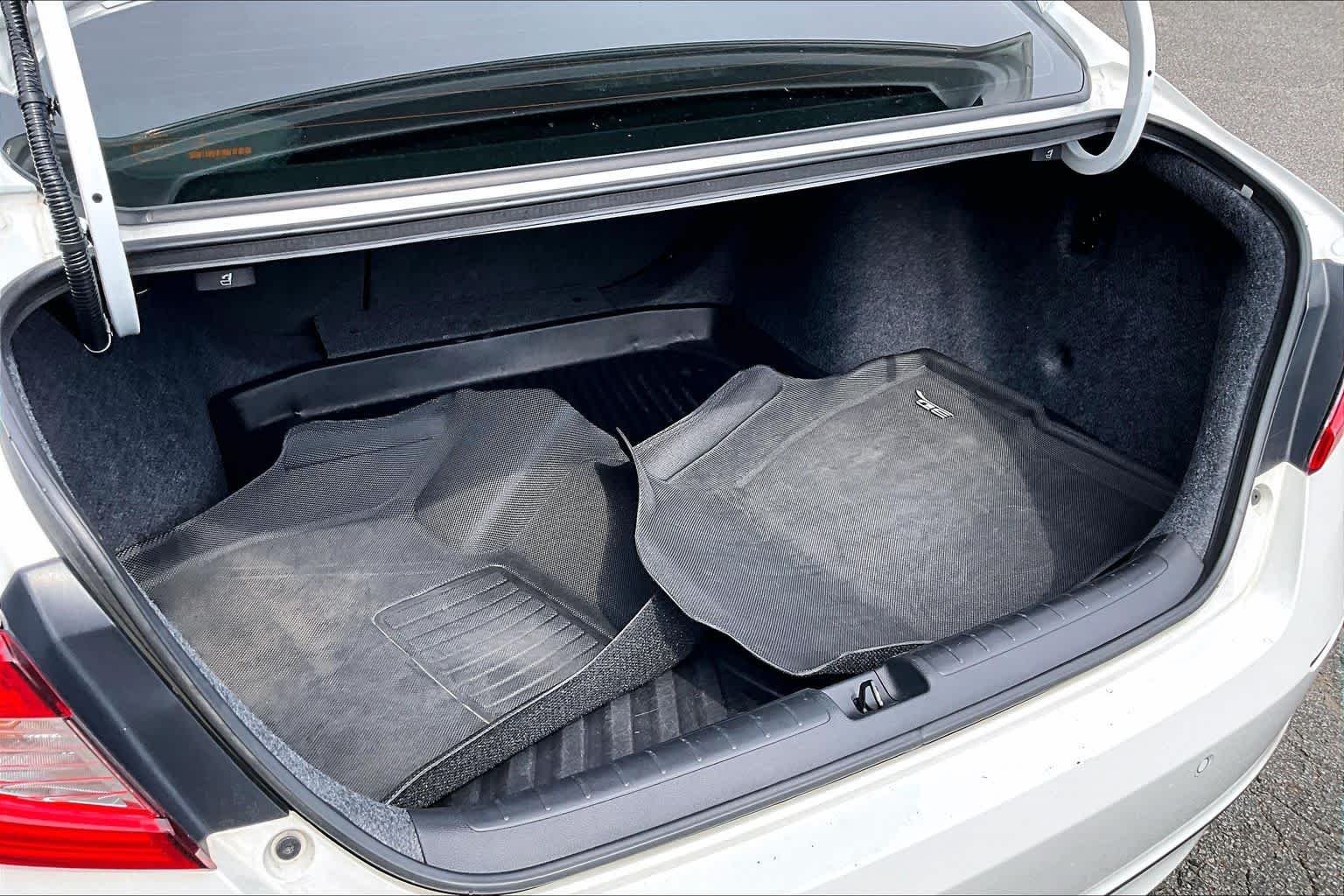 Used 2021 Platinum White Pearl Honda Touring image 33