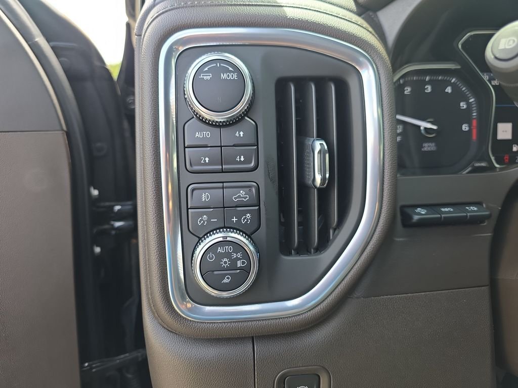 Used 2021 Black GMC Denali image 21