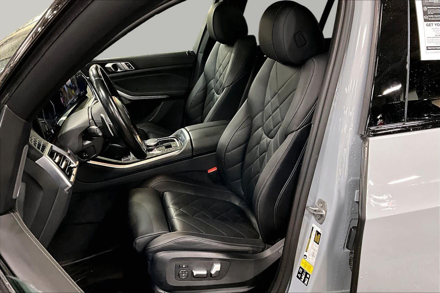 Used 2024 Brooklyn Grey Metallic BMW xDrive40i image 9