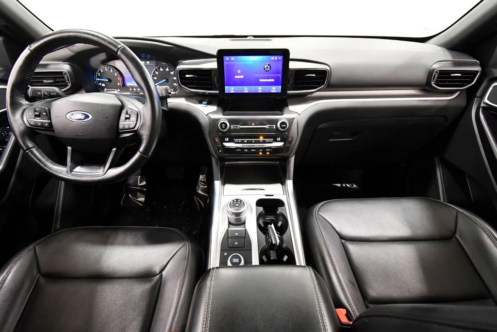 Used 2020 Silver Ford XLT image 3