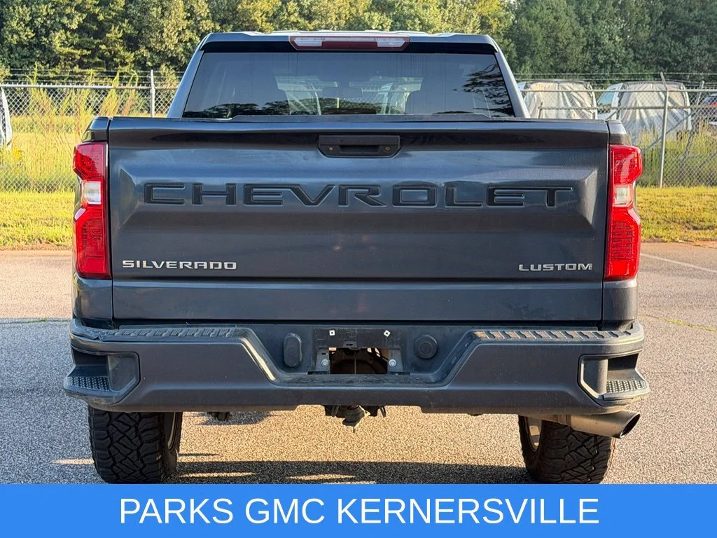 Used 2019 SHADOW GRAY METALLIC Chevrolet Custom image 6