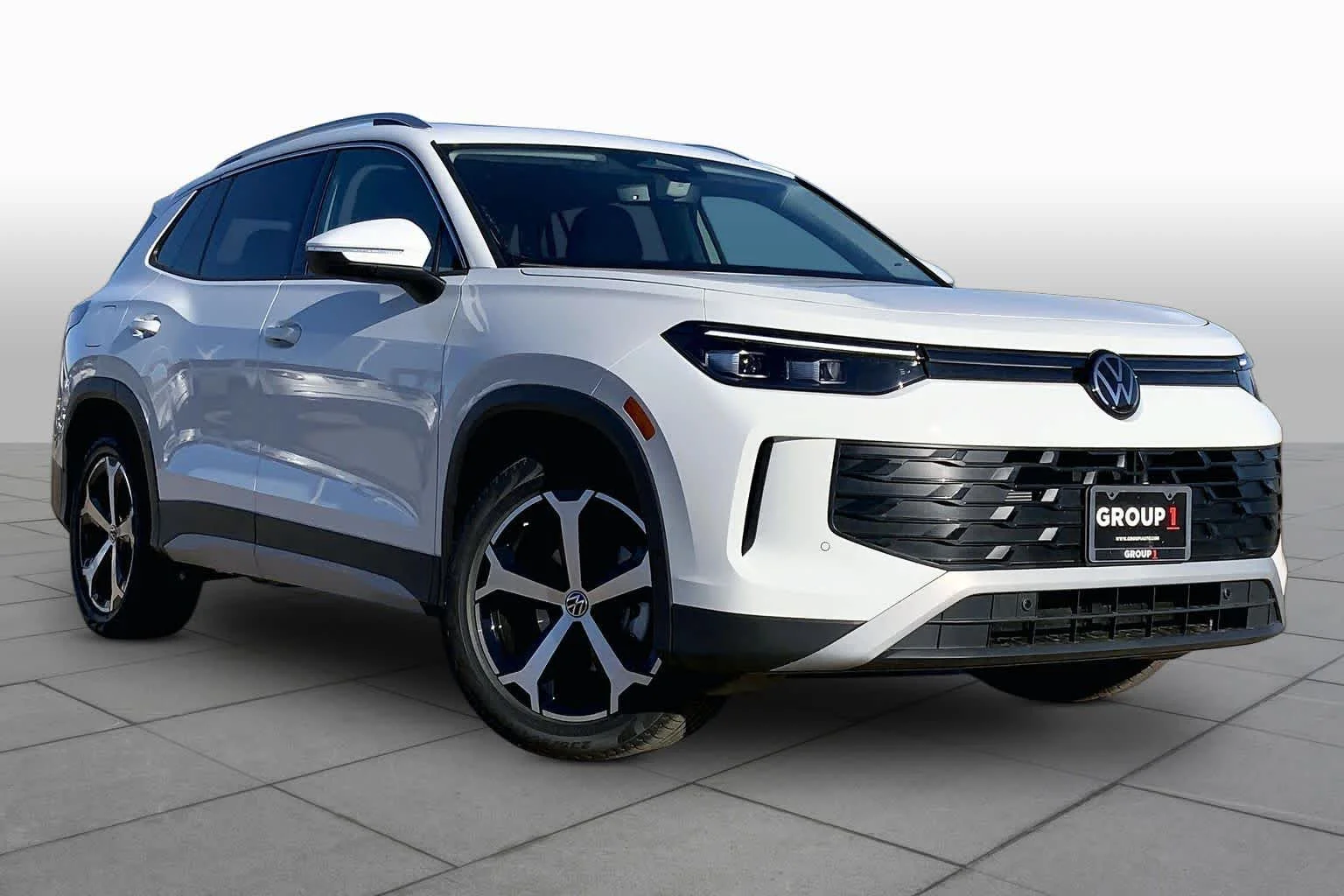 New 2026 Pure White Volkswagen SE image 2