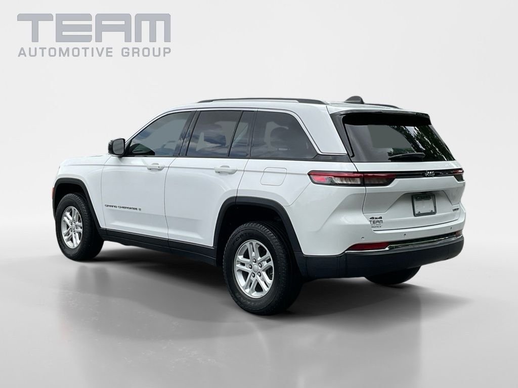 Used 2023 White Jeep Laredo image 5