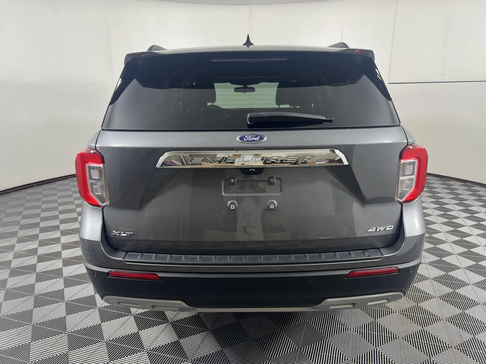 Used 2023 Carbonized Gray Ford XLT image 9