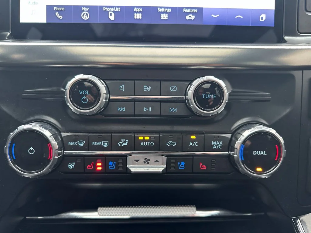Used 2023 Black Metallic Ford Lariat image 15