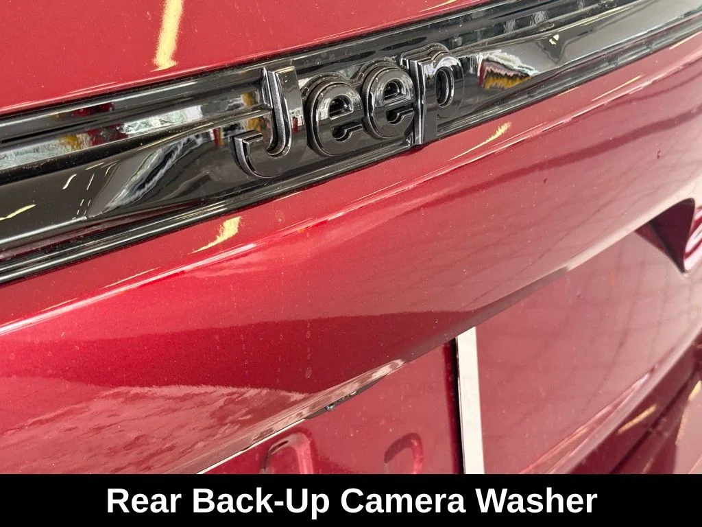 New 2026 Velvet Red Pearl-Coat Exterior Paint Jeep Limited Reserve image 35