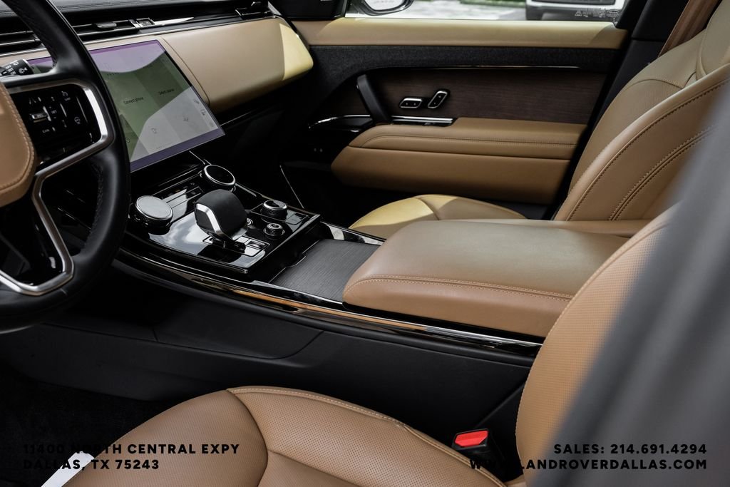 Used 2023 Black Land Rover SE image 25