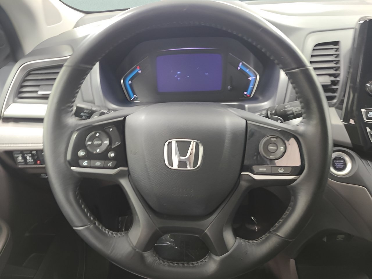 Certified Used 2019 White Diamond Pearl Honda EX-L image 26