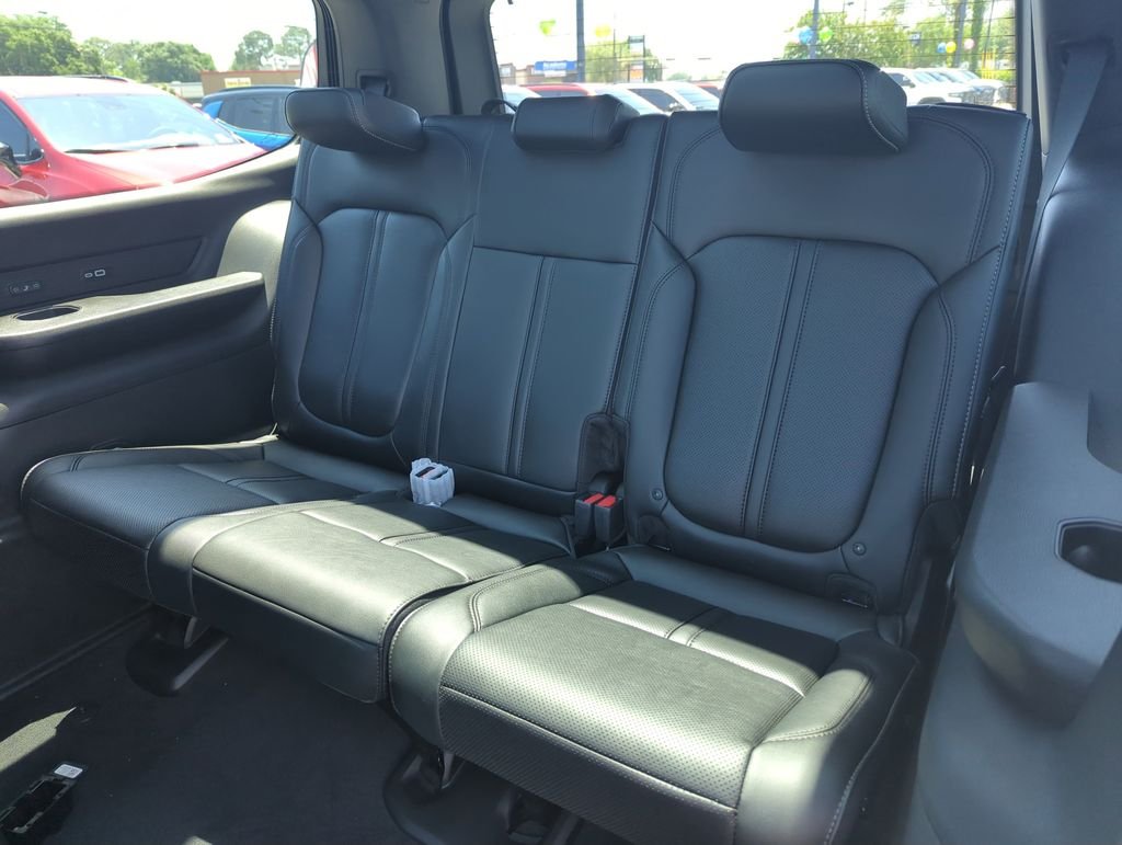 New 2026 High Gloss Black Exterior Paint Jeep Limited Reserve image 31