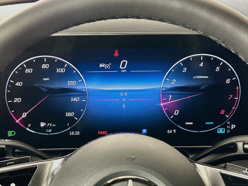 New 2027 Graphite Grey Metallic Mercedes-Benz GLC 300 image 11